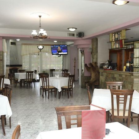 Hotel Villa Kabashi Корча Екстер'єр фото