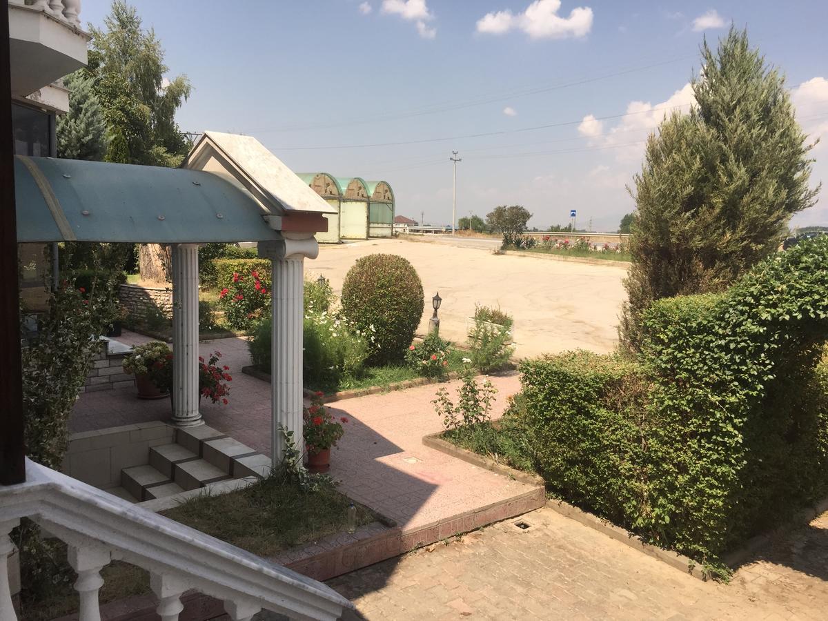Hotel Villa Kabashi Корча Екстер'єр фото