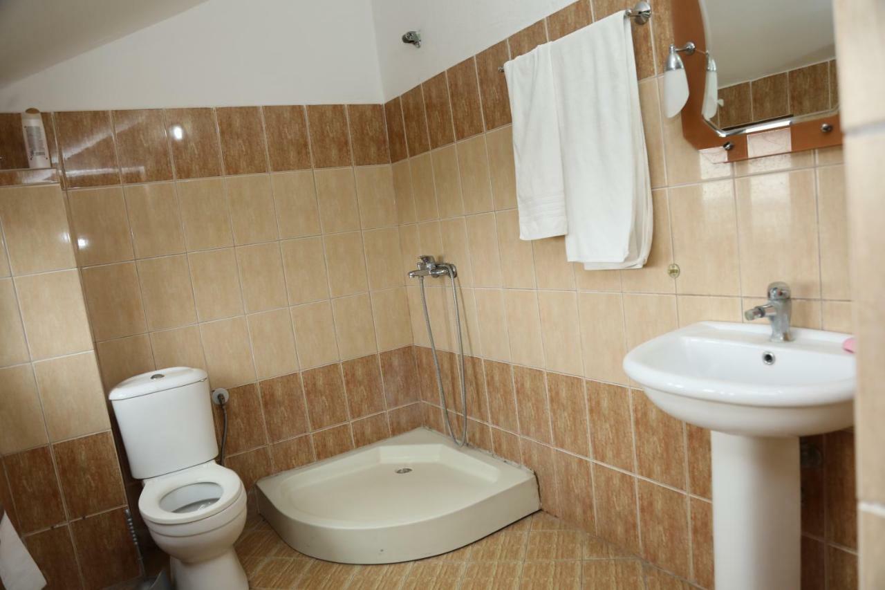Hotel Villa Kabashi Корча Екстер'єр фото
